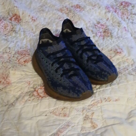 YEEZY